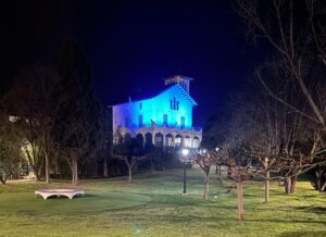 Il·lumina\’l de blau