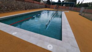 Piscina sense barreres
